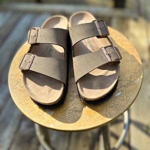 Birkenstock Platform Arizona sandals. Size 38.